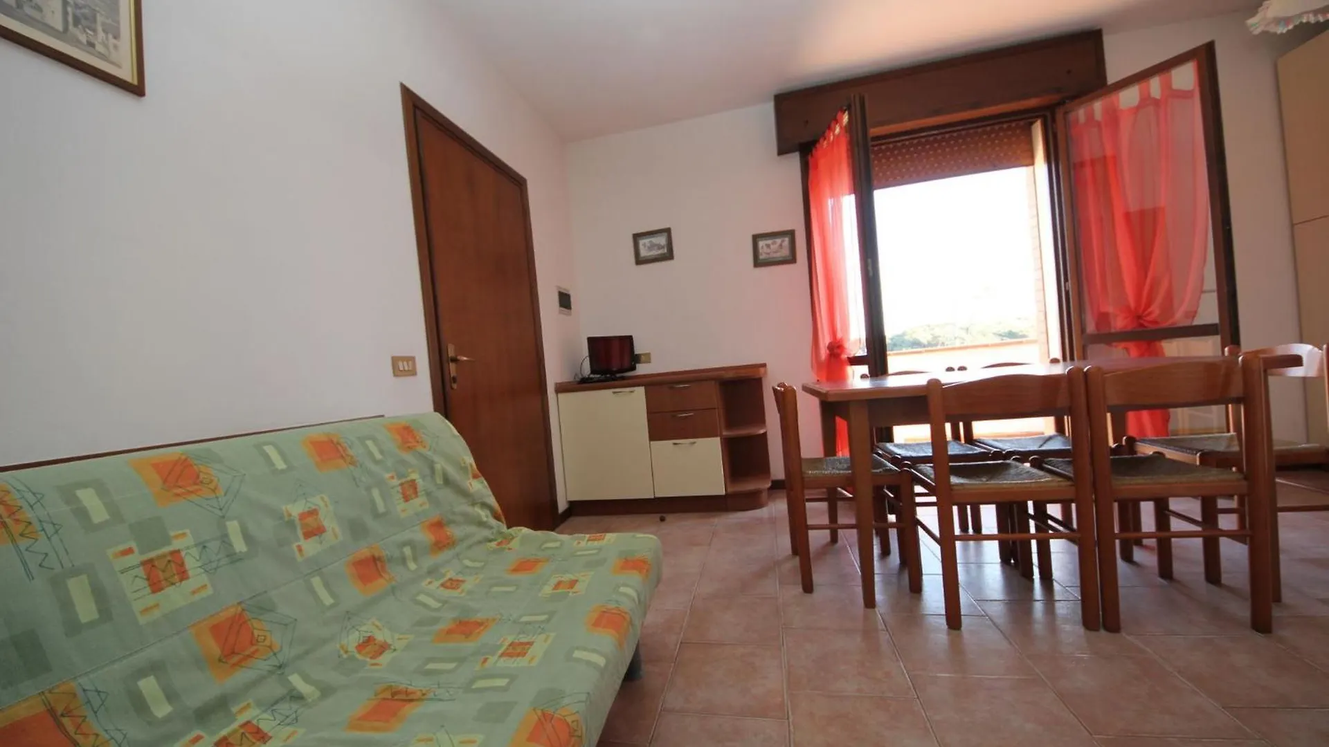 Apartment 150M From The Beach And City Centre Rosolina Mare 0*,  Italy